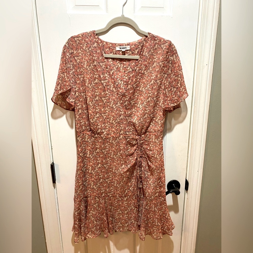 *NWOT* BB DAKOTA Floral Cinched-Waist Fit & Flare Dress
